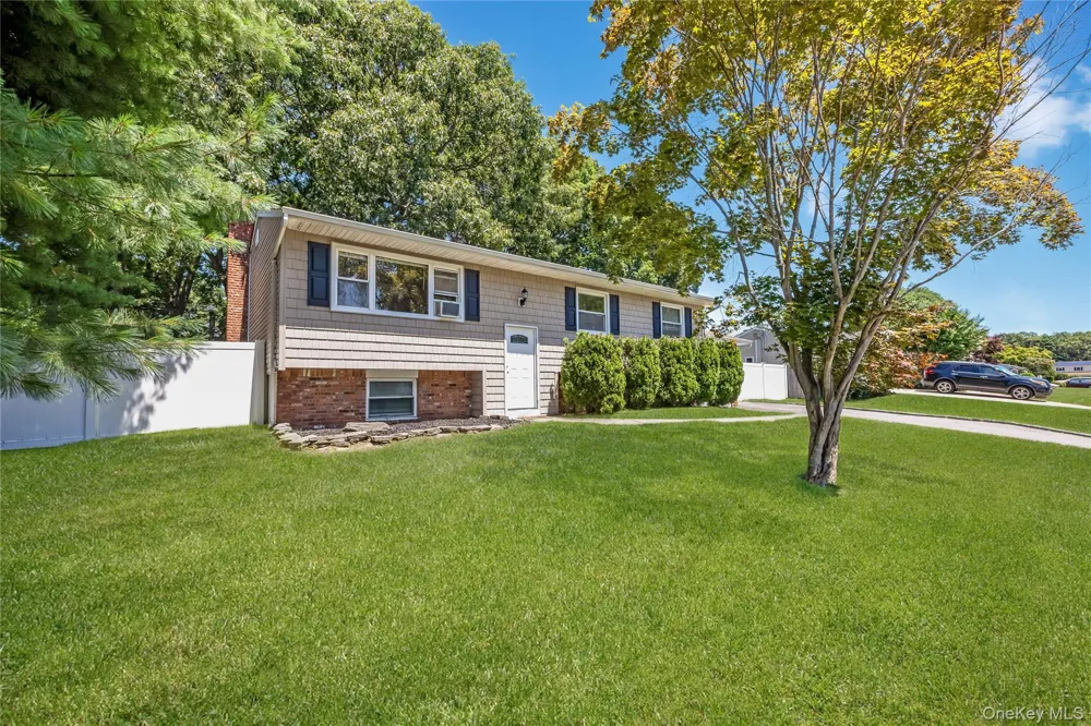 27 Morton Street Port Jefferson Station, NY 11776