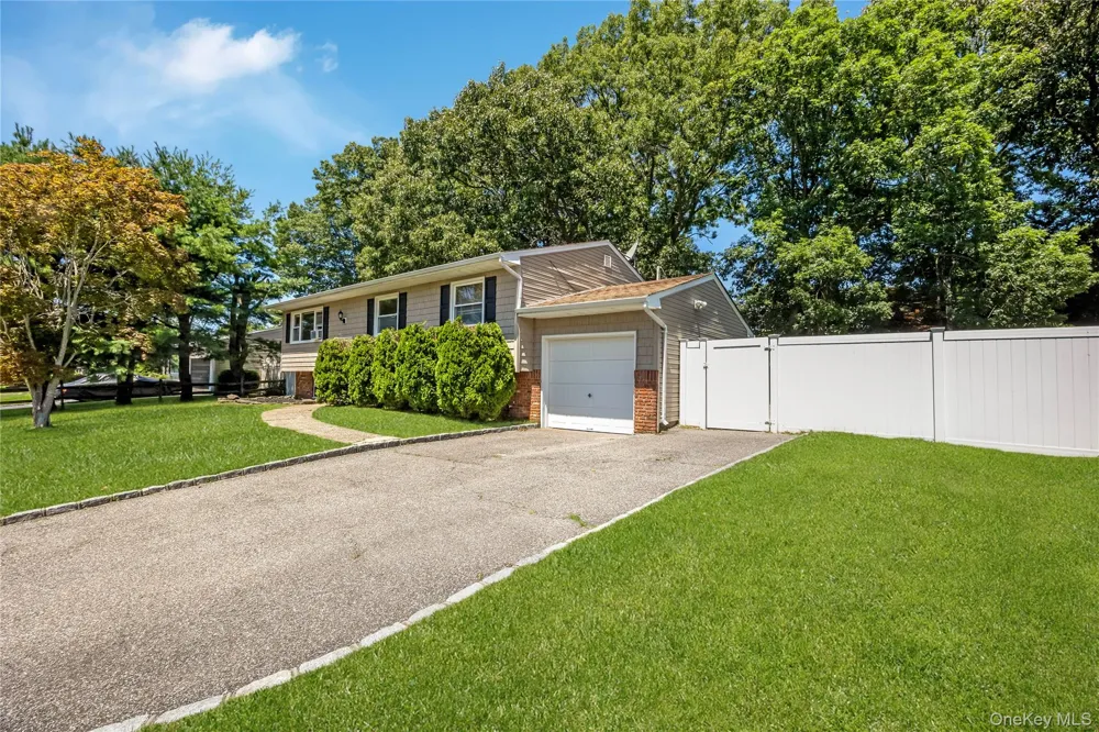 27 Morton Street Port Jefferson Station, NY 11776