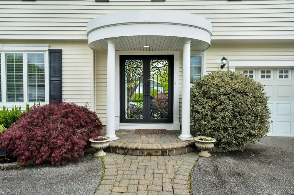 20 Sagamore Way S Jericho, NY 11753
