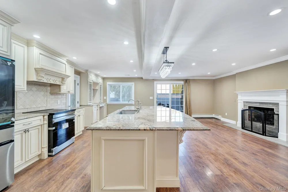 20 Sagamore Way S Jericho, NY 11753