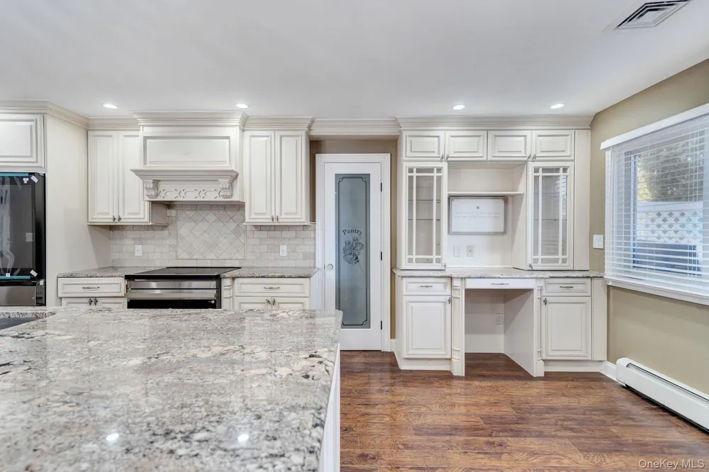 20 Sagamore Way S Jericho, NY 11753
