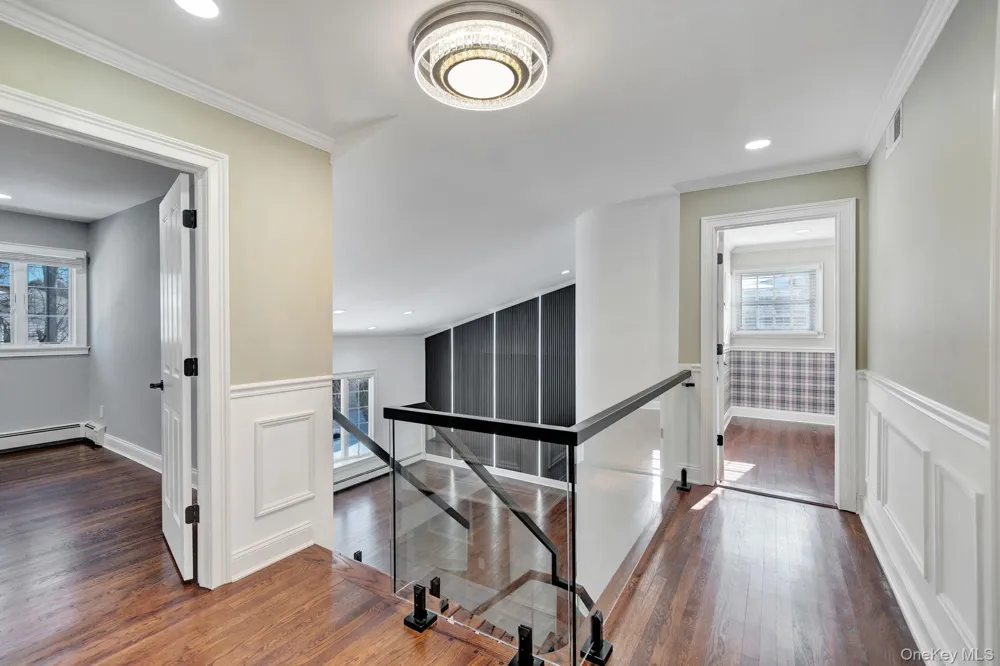 20 Sagamore Way S Jericho, NY 11753