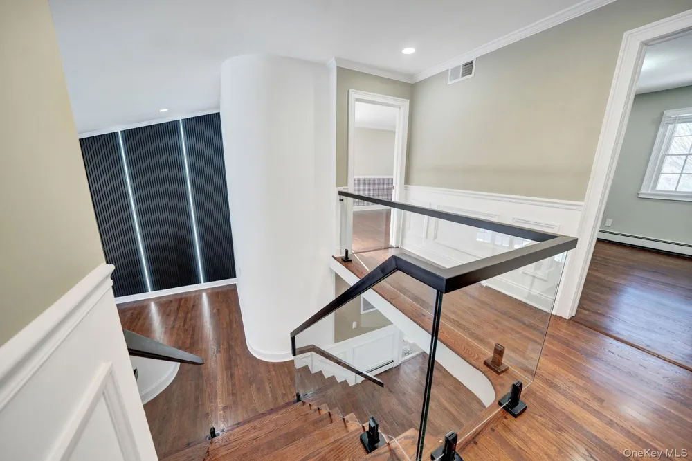 20 Sagamore Way S Jericho, NY 11753