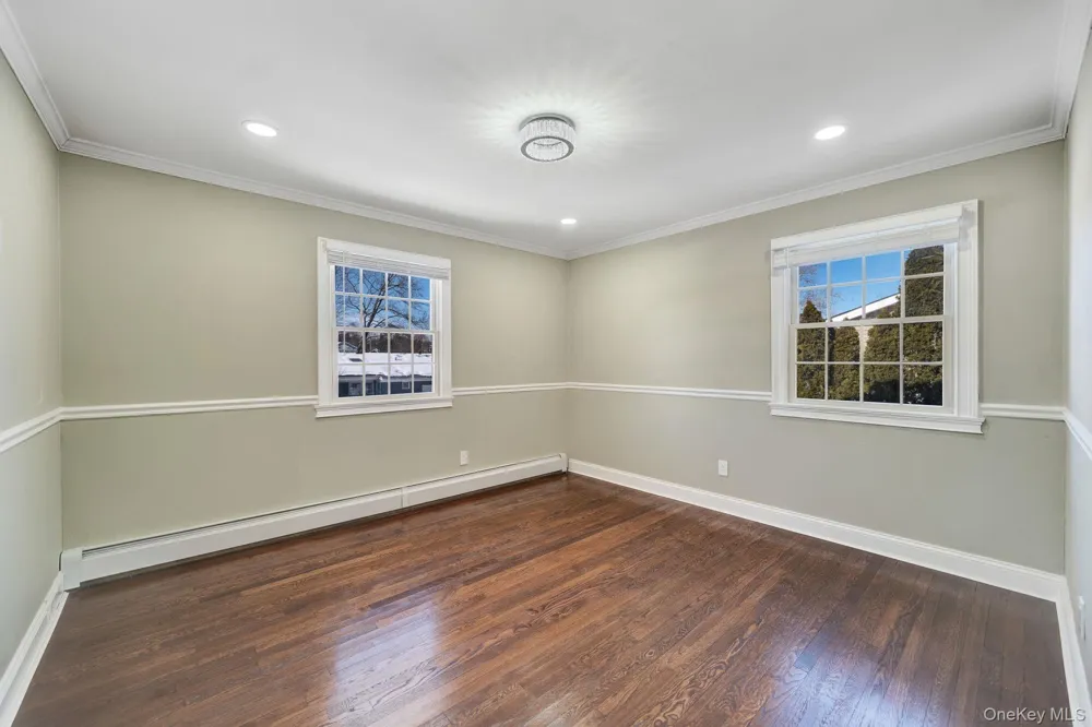 20 Sagamore Way S Jericho, NY 11753