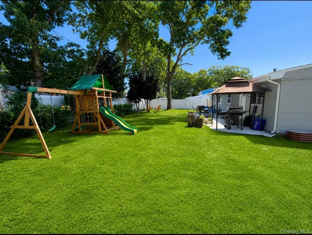 65 Biscayne Drive Selden, NY 11784