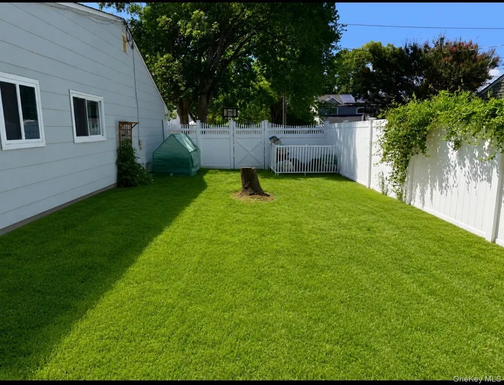 65 Biscayne Drive Selden, NY 11784