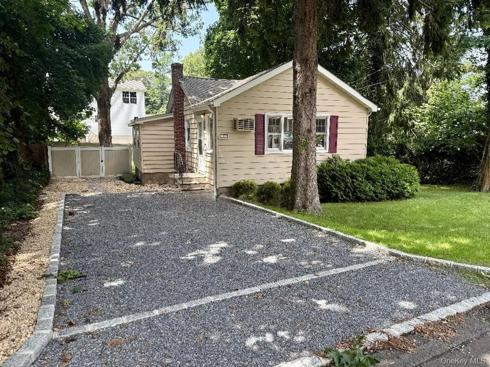 18 Kew Sound Beach, NY 11789