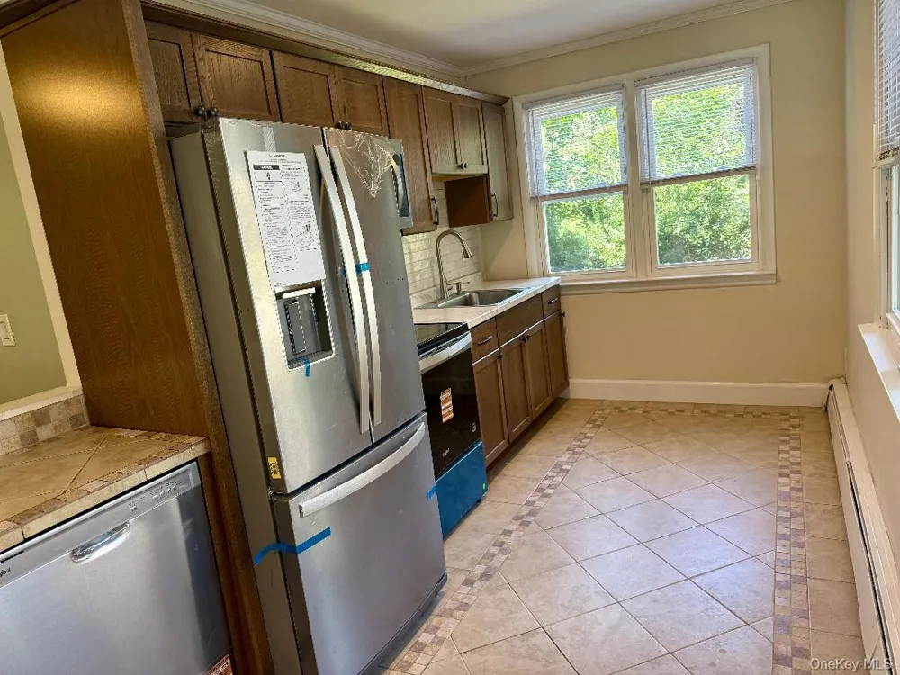 18 Kew Sound Beach, NY 11789