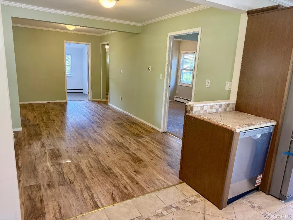 18 Kew Sound Beach, NY 11789