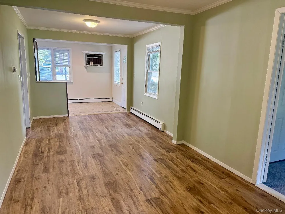 18 Kew Sound Beach, NY 11789