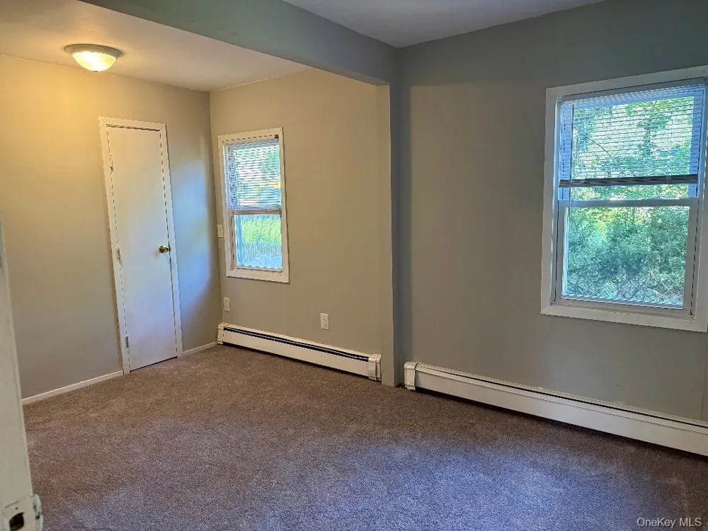 18 Kew Sound Beach, NY 11789