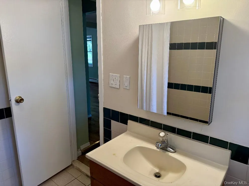 18 Kew Sound Beach, NY 11789