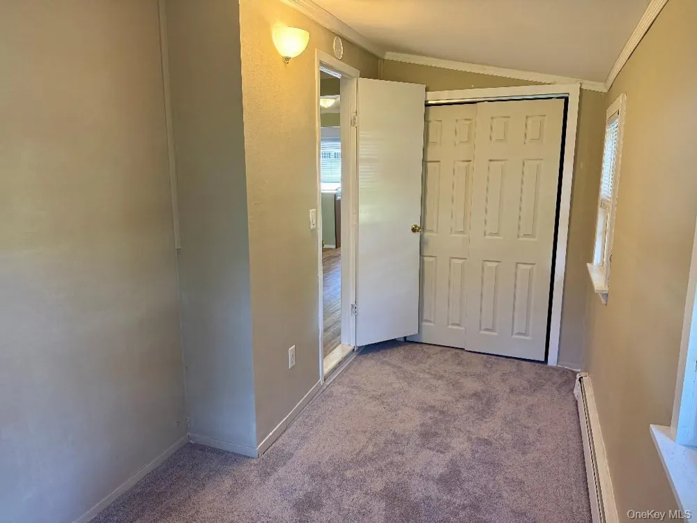 18 Kew Sound Beach, NY 11789