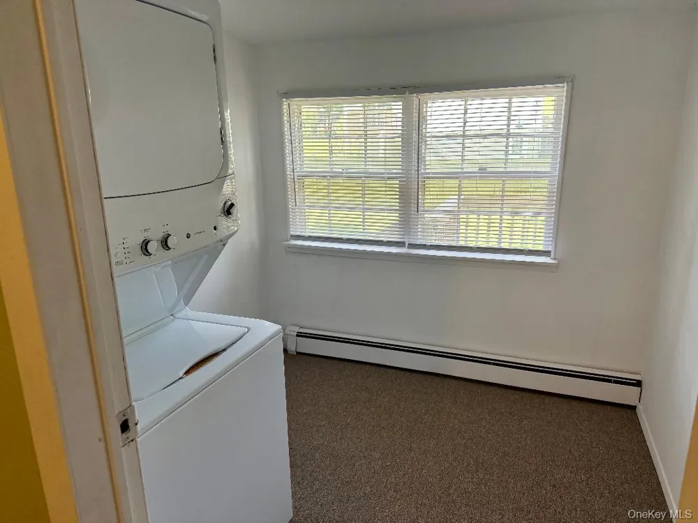 18 Kew Sound Beach, NY 11789