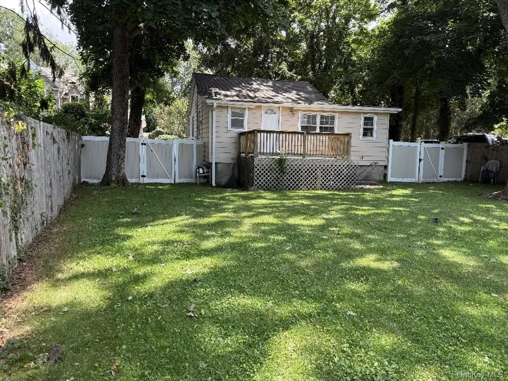 18 Kew Sound Beach, NY 11789