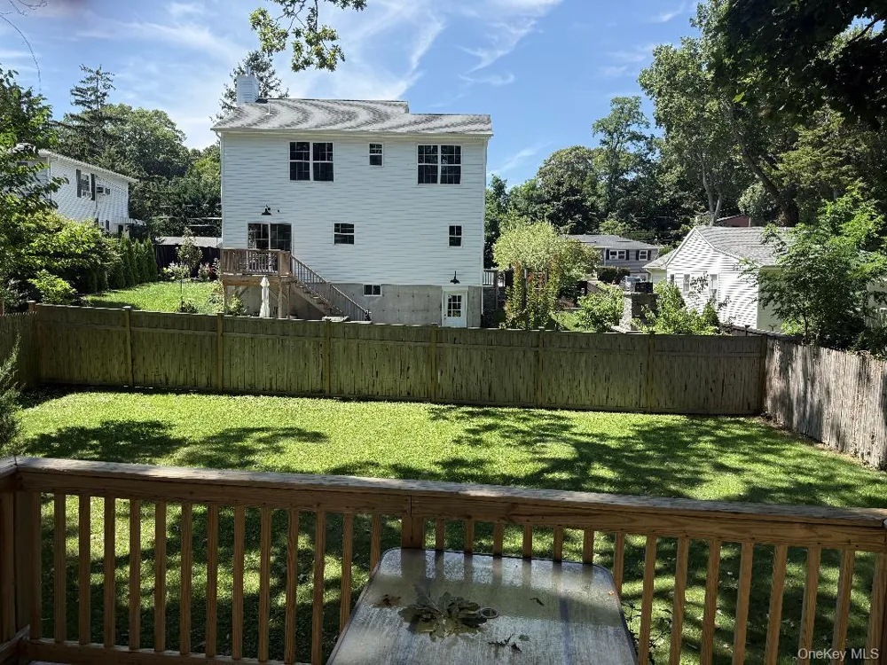 18 Kew Sound Beach, NY 11789