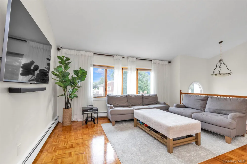 583 Erie Avenue Lindenhurst, NY 11757