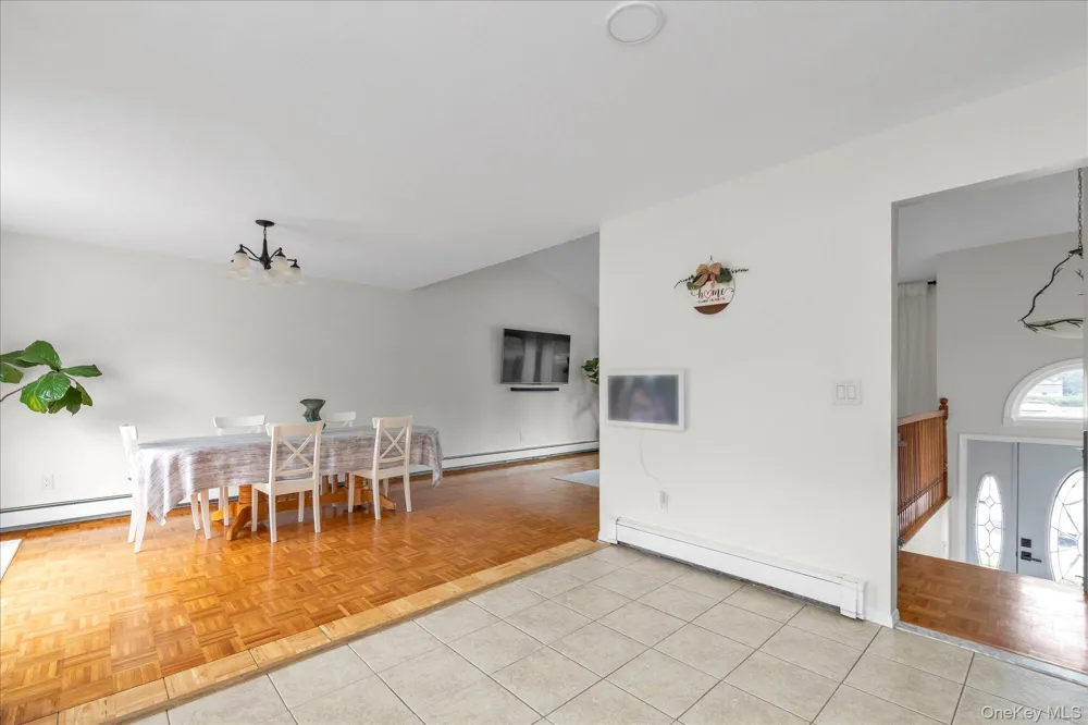 583 Erie Avenue Lindenhurst, NY 11757