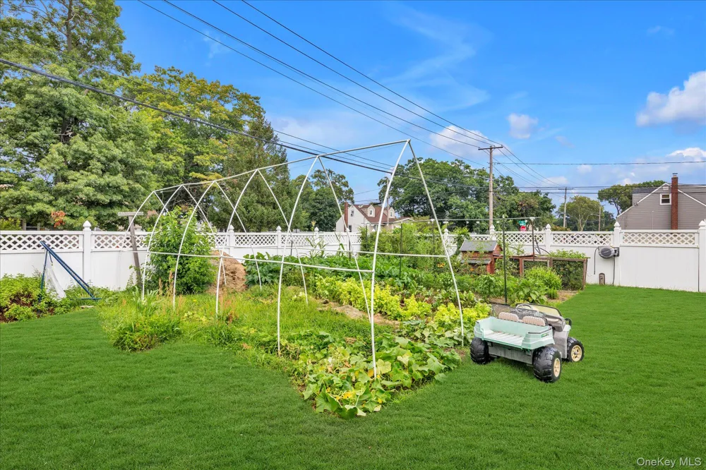 583 Erie Avenue Lindenhurst, NY 11757