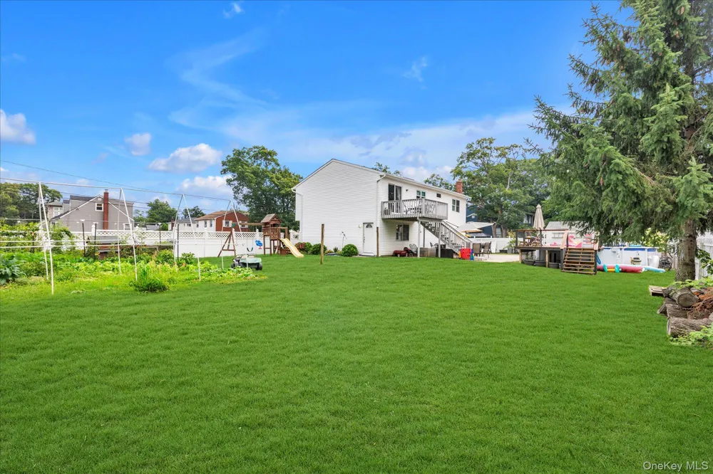 583 Erie Avenue Lindenhurst, NY 11757