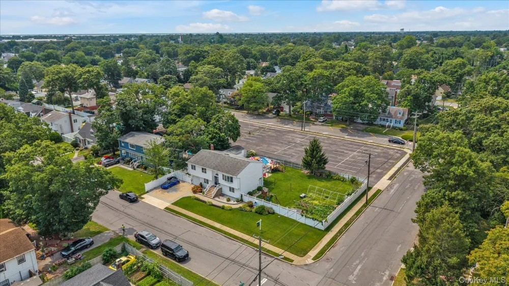 583 Erie Avenue Lindenhurst, NY 11757