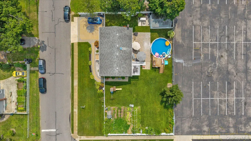 583 Erie Avenue Lindenhurst, NY 11757