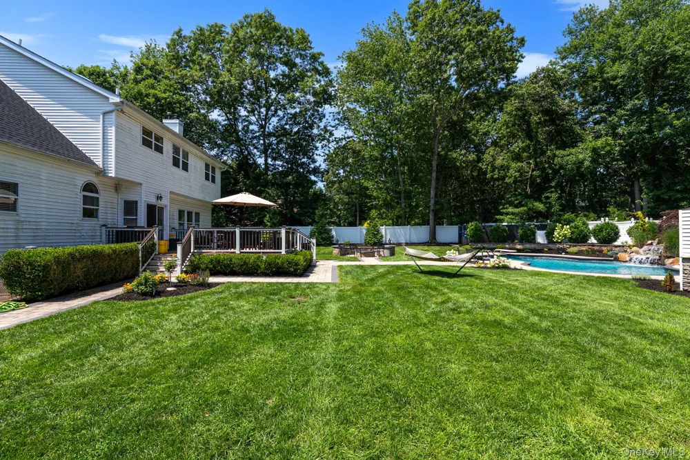62 Ridgefield Drive Shoreham, NY 11786