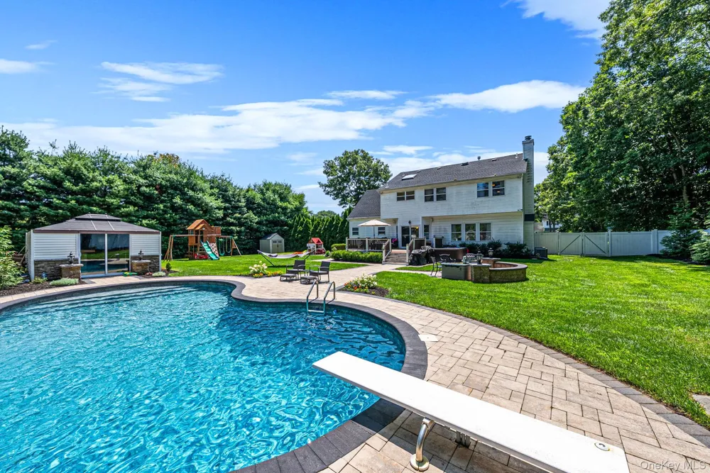 62 Ridgefield Drive Shoreham, NY 11786