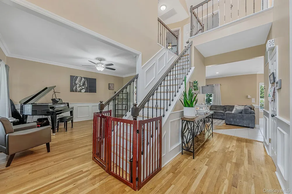62 Ridgefield Drive Shoreham, NY 11786