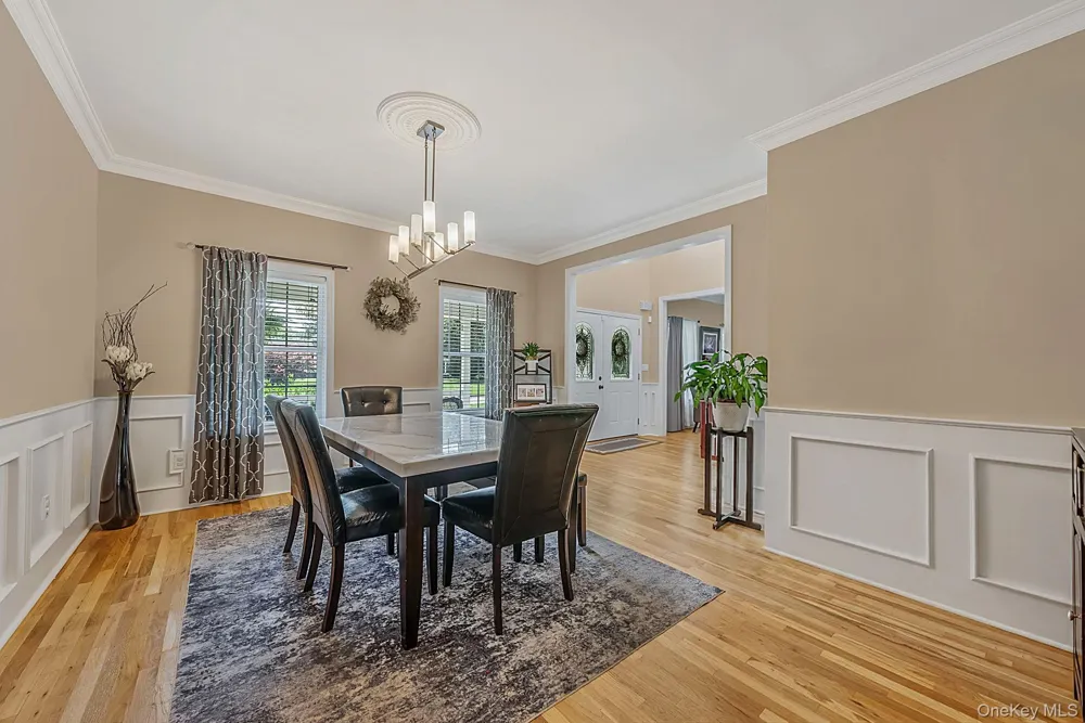 62 Ridgefield Drive Shoreham, NY 11786