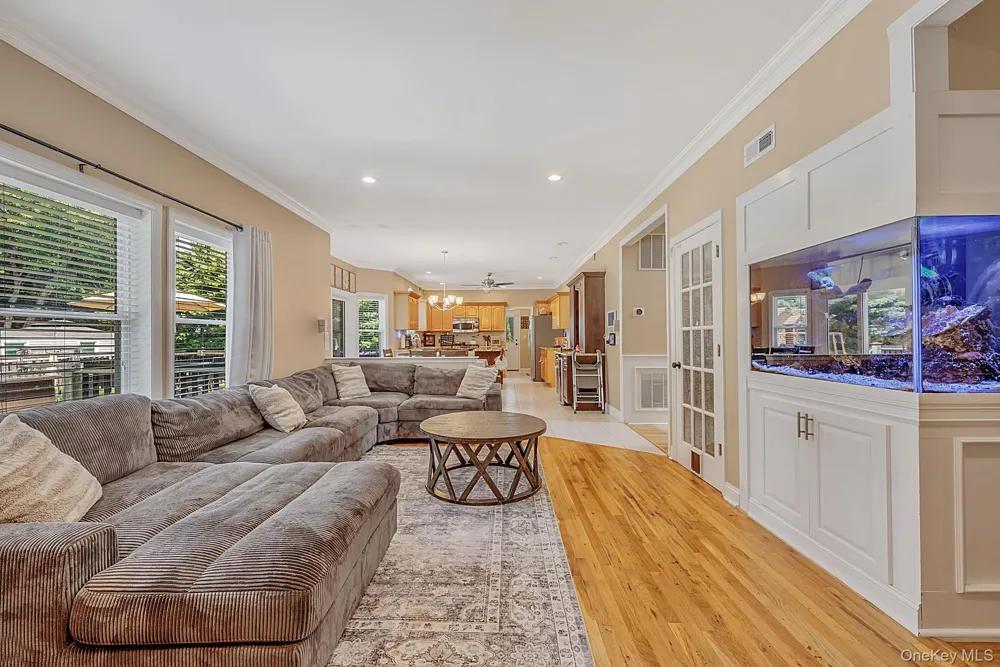 62 Ridgefield Drive Shoreham, NY 11786