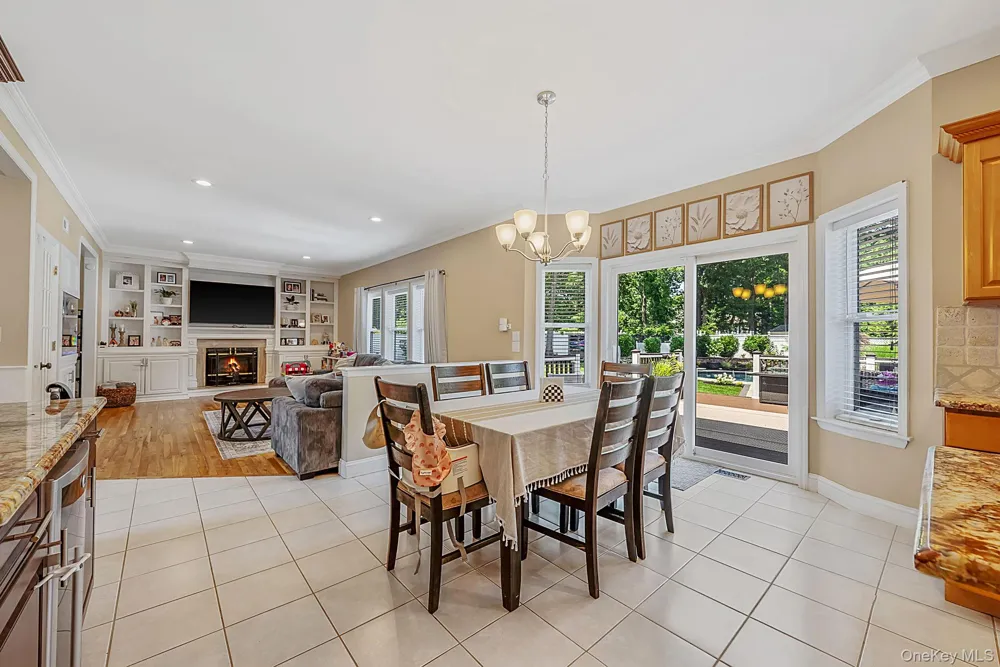 62 Ridgefield Drive Shoreham, NY 11786