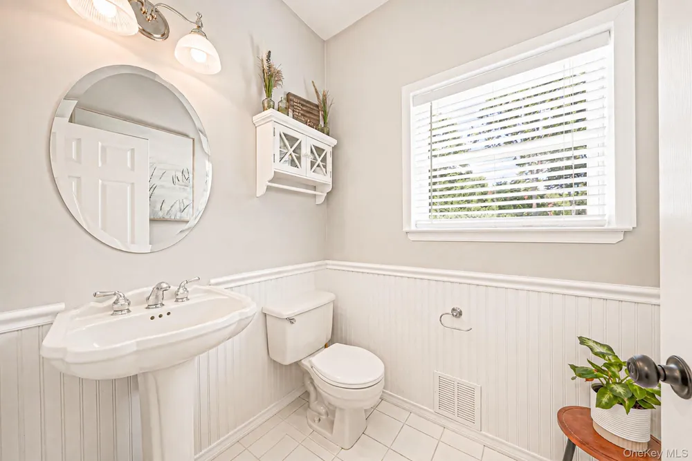 62 Ridgefield Drive Shoreham, NY 11786