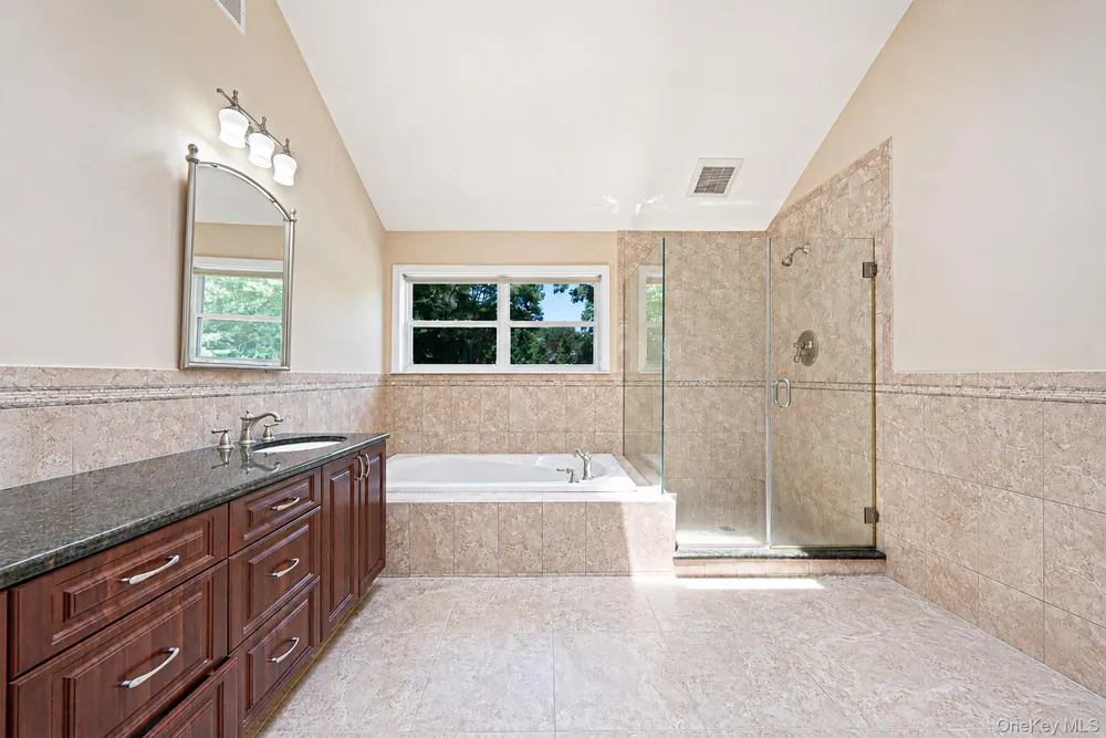 62 Ridgefield Drive Shoreham, NY 11786