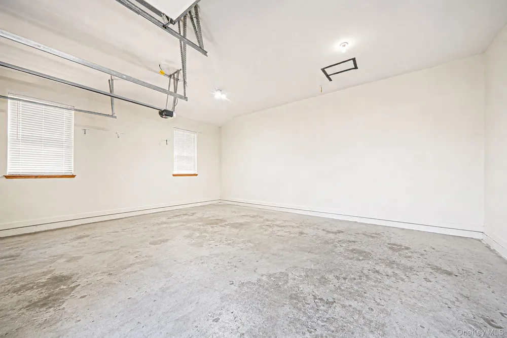 62 Ridgefield Drive Shoreham, NY 11786
