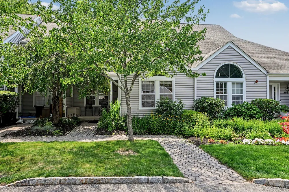 210 Sandpiper Court #210 Yorktown Heights, NY 10598