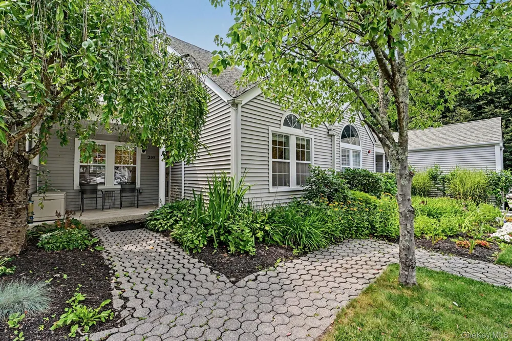 210 Sandpiper Court #210 Yorktown Heights, NY 10598
