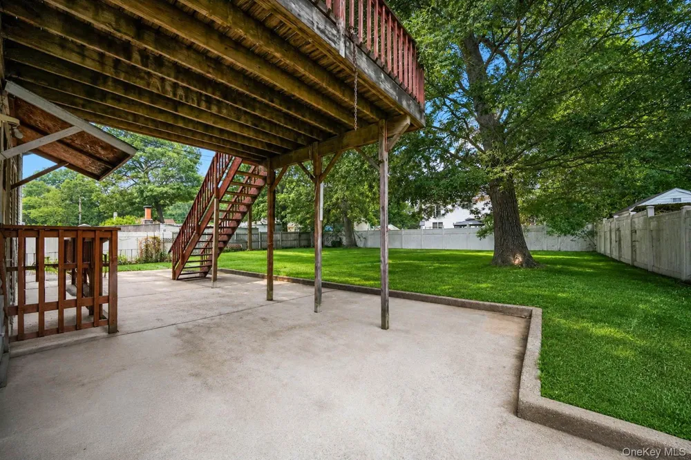 107 Cedar Oaks Avenue Farmingville, NY 11738