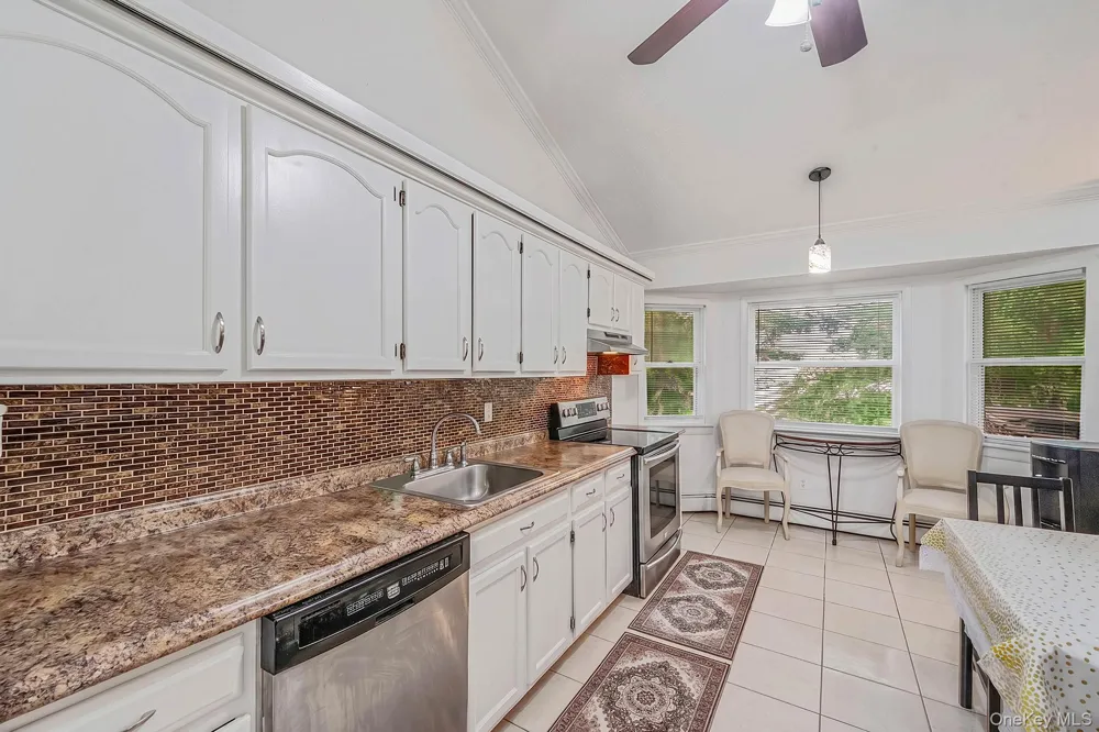 107 Cedar Oaks Avenue Farmingville, NY 11738
