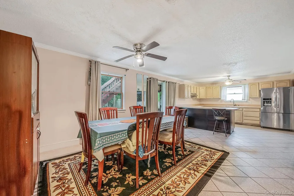 107 Cedar Oaks Avenue Farmingville, NY 11738