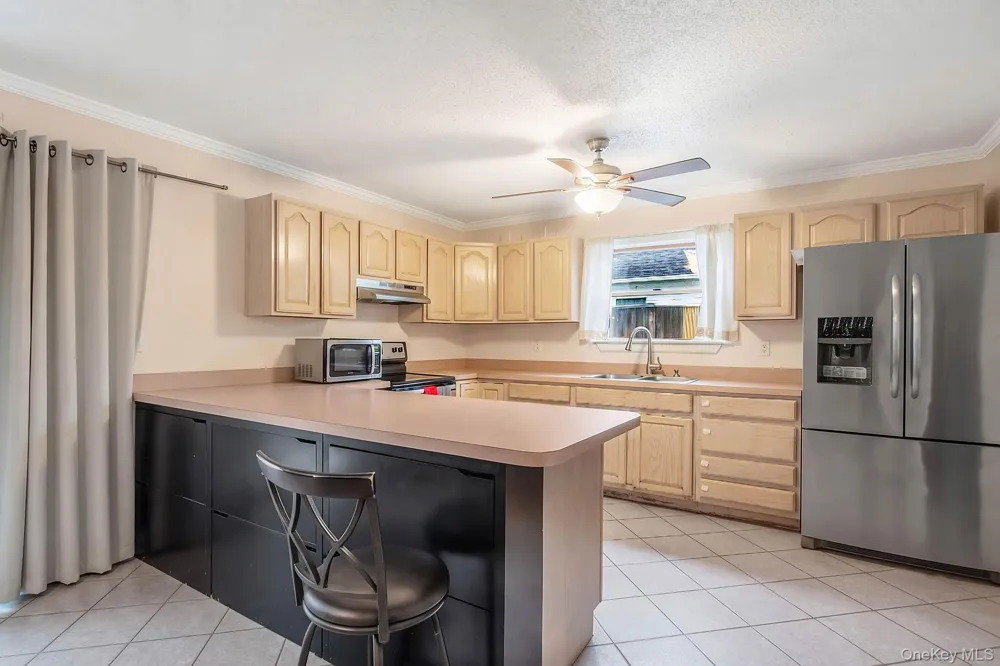 107 Cedar Oaks Avenue Farmingville, NY 11738