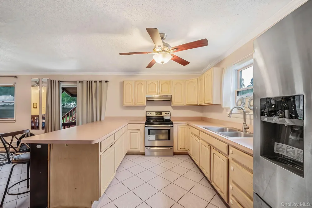107 Cedar Oaks Avenue Farmingville, NY 11738