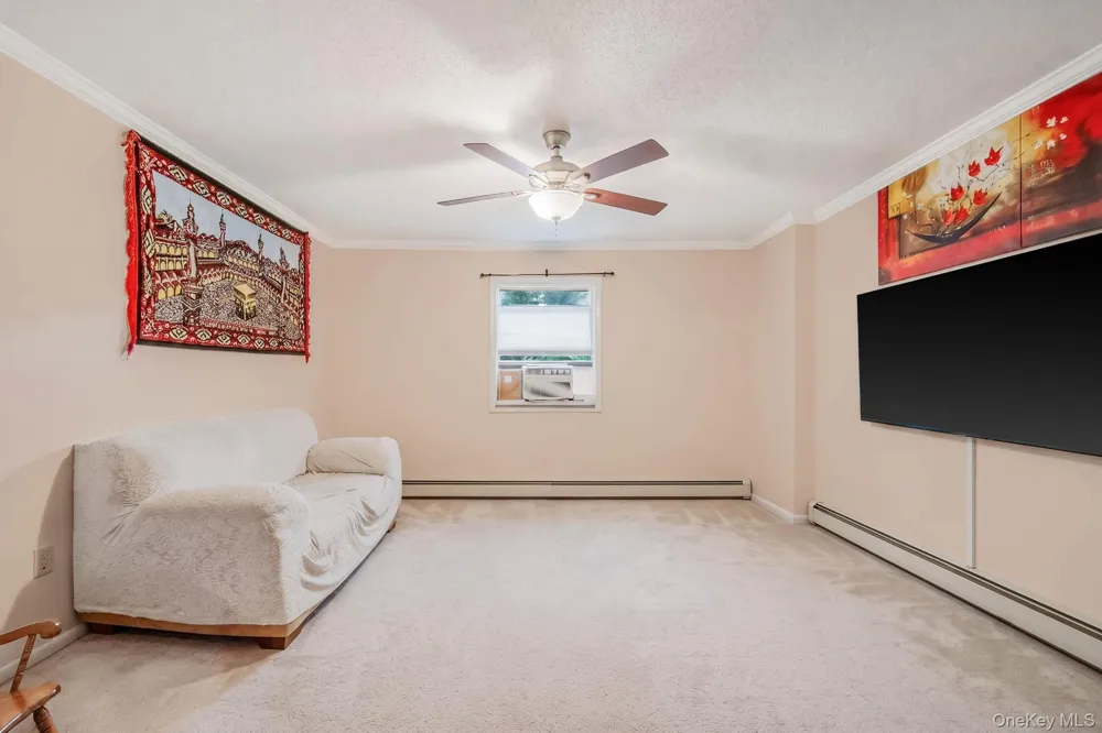 107 Cedar Oaks Avenue Farmingville, NY 11738
