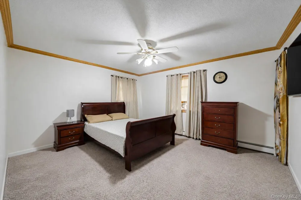 107 Cedar Oaks Avenue Farmingville, NY 11738