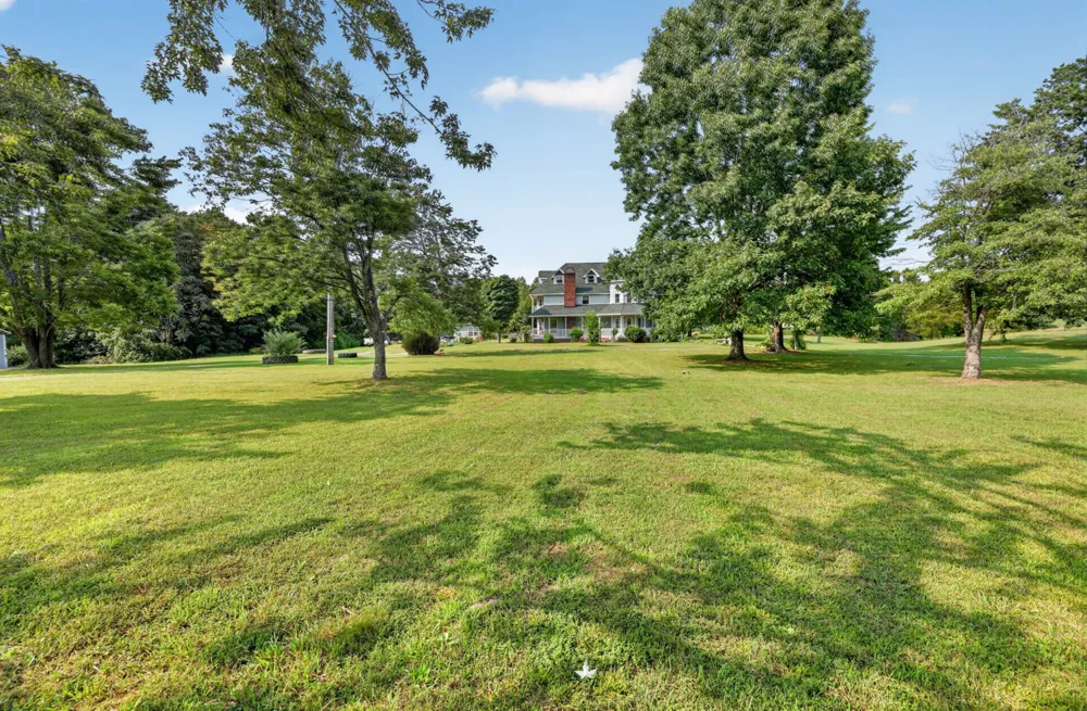 2155 Oak Knob Rd Lafayette, TN 37083