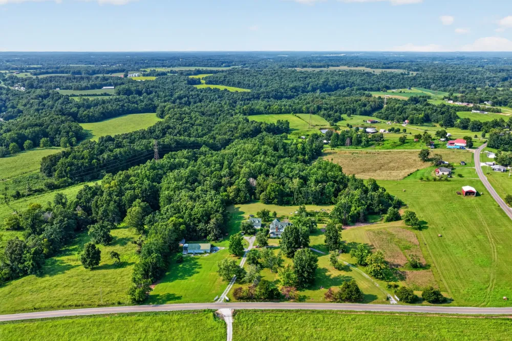 2155 Oak Knob Rd Lafayette, TN 37083