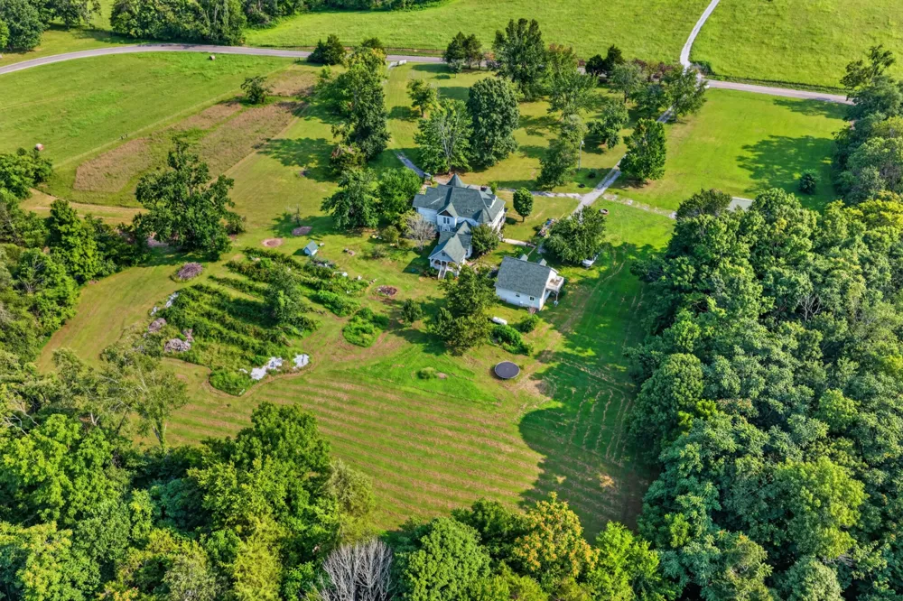 2155 Oak Knob Rd Lafayette, TN 37083