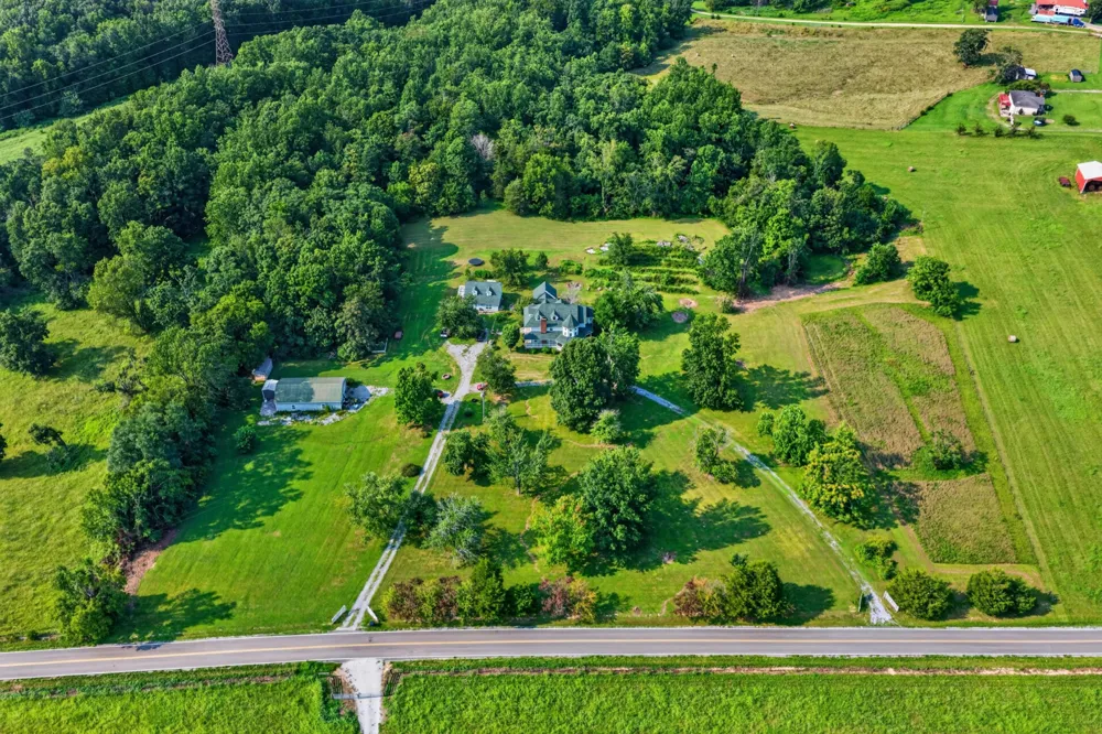 2155 Oak Knob Rd Lafayette, TN 37083