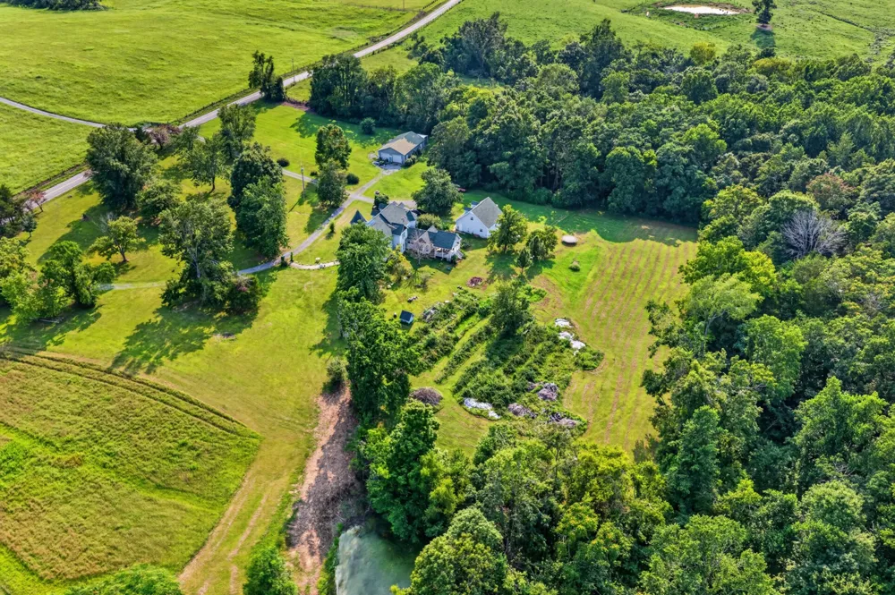 2155 Oak Knob Rd Lafayette, TN 37083