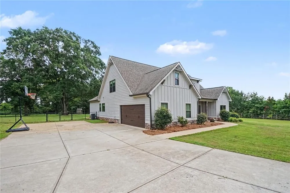 2219 Greensboro Highway Watkinsville, GA 30677